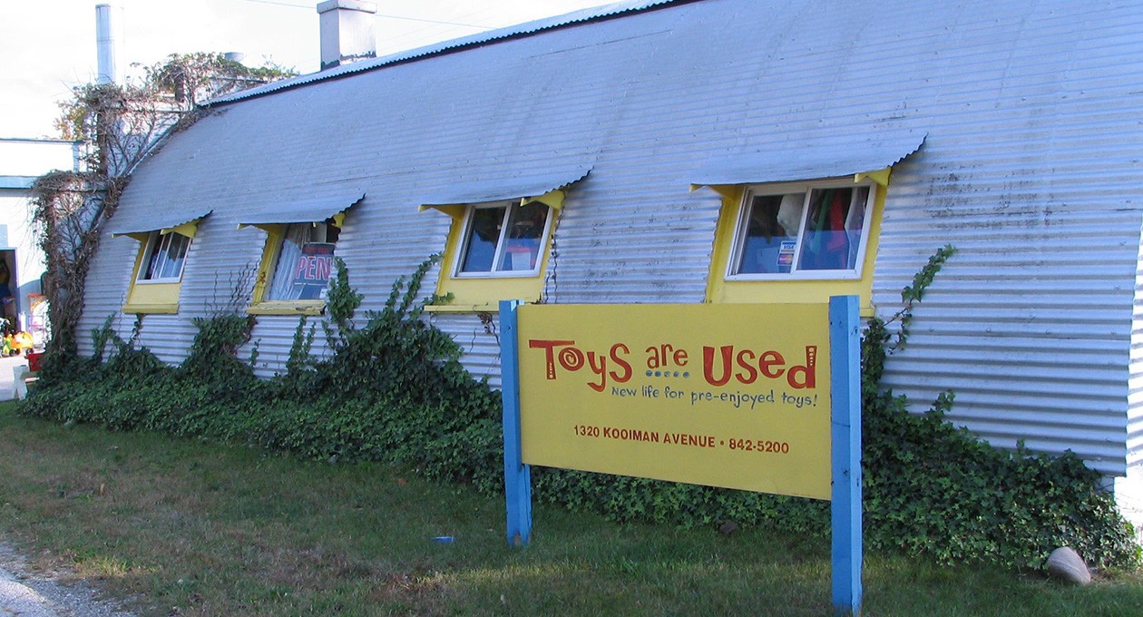 used toys store