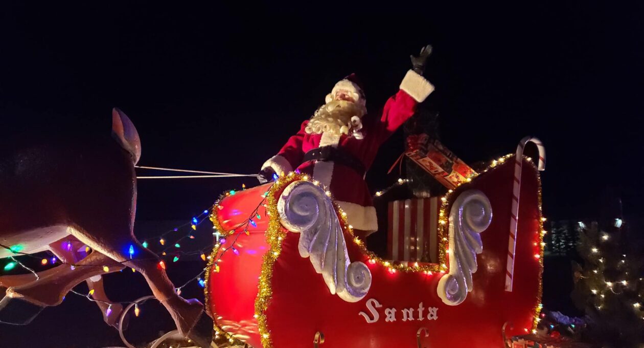 Grand Haven 43rd Annual Coopersville Nighttime Christmas Parade & Tree